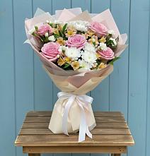 Букет цветов из:  Гвоздики, Орхидеи и Розы #REPLACE_PRED# Салаире