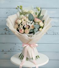Букет цветов из:  Розы и Лизиантусы в Салаире