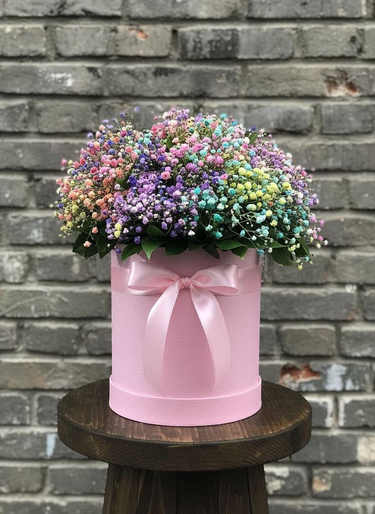 Цветочная композиция из Гипсофила и Розы в шляпной коробке в Салаире