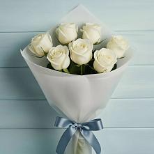 Букет 7 Белых роз Эдлесс Лав в Салаире