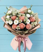 Букет цветов из:  Розы, Альстромерии и Лизиантусы #REPLACE_PRED# Салаире