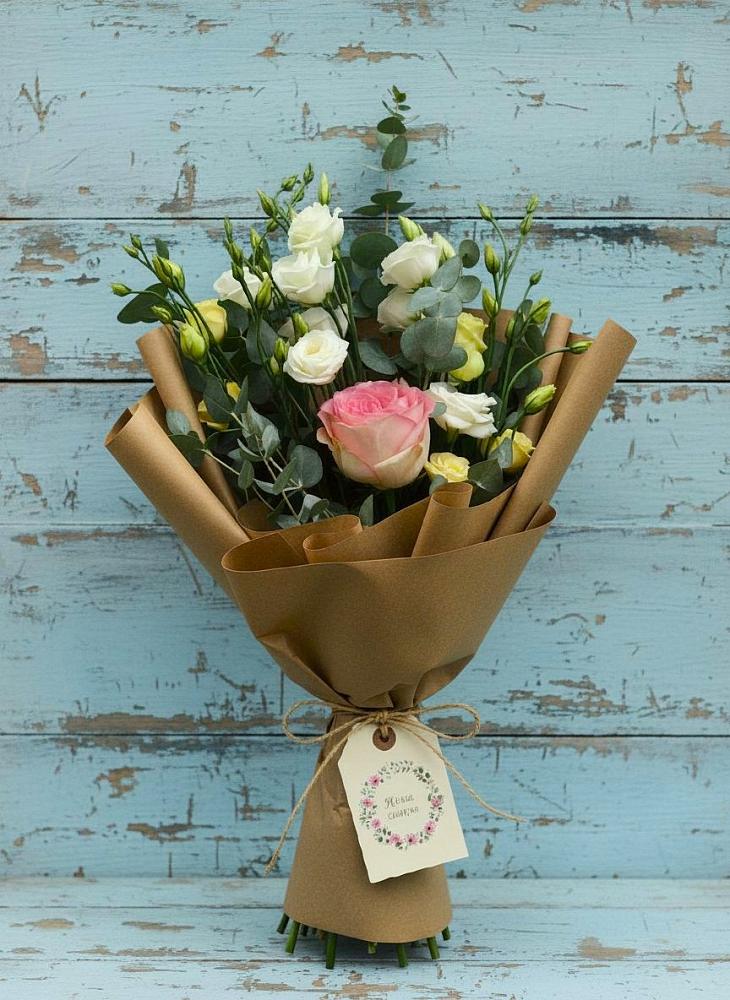 Букет цветов из: Розы и Лизиантусы в Салаире