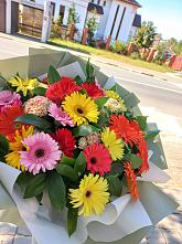 Букет цветов из:  Герберы #REPLACE_PRED# Салаире