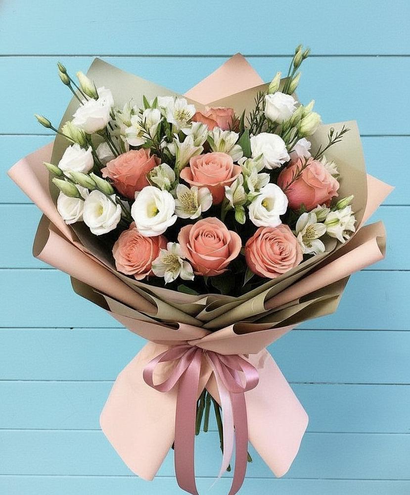 Букет цветов из: Розы, Альстромерии и Лизиантусы в Салаире