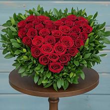 Цветочная композиция из Розы в виде сердца в Салаире