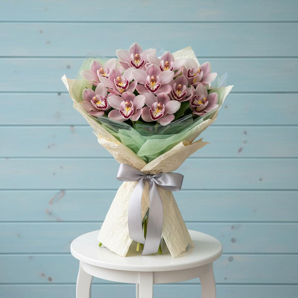 Букет цветов из: Орхидеи и Розы в Салаире