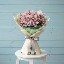 Букет цветов из:  Орхидеи и Розы #REPLACE_PRED# Салаире