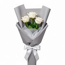 Букет 3 белые розы в Салаире