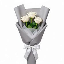 Букет 3 белые розы в Салаире