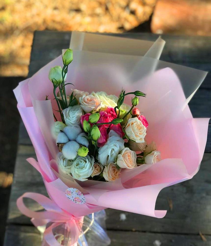 Букет цветов из: Розы и Лизиантусы в Салаире