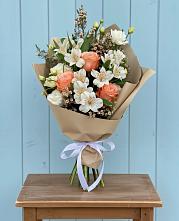 Букет цветов из:  Альстромерии, Лизиантусы, Розы и Хризантемы в Салаире