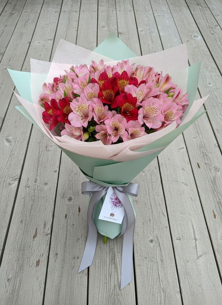 Букет цветов из: Альстромерии в Салаире