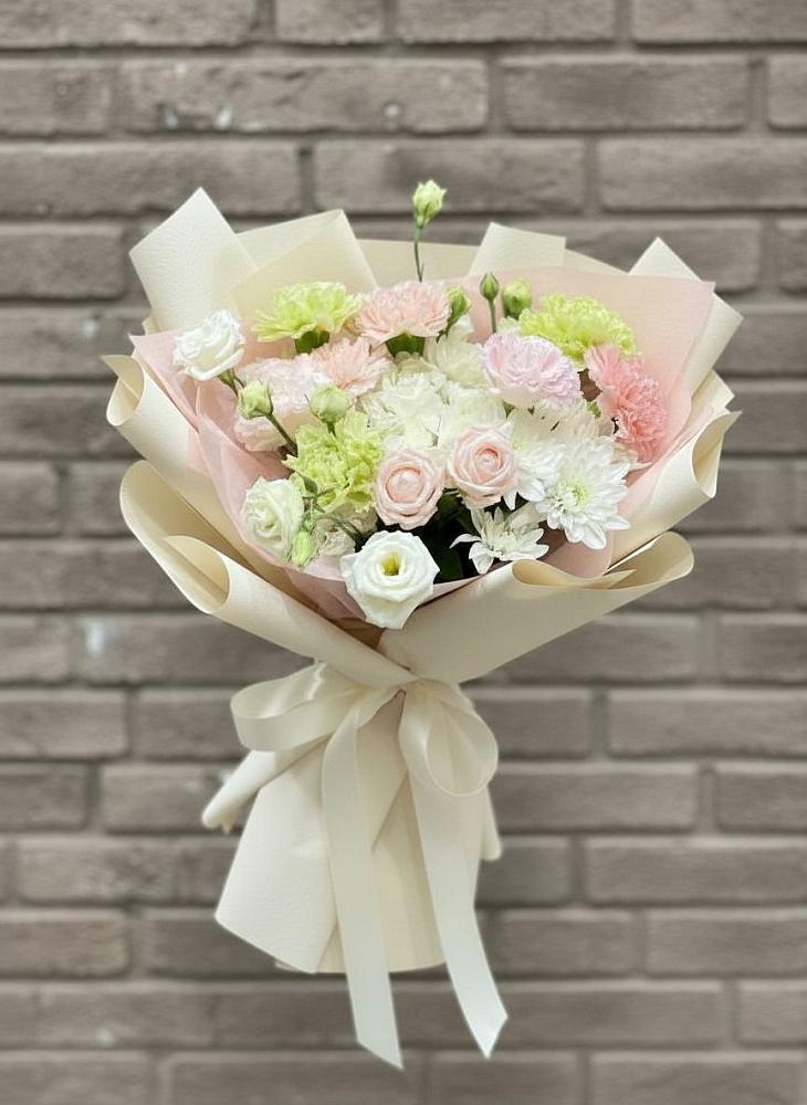 Букет цветов из: Гвоздики, Розы, Лизиантусы и Хризантемы в Салаире