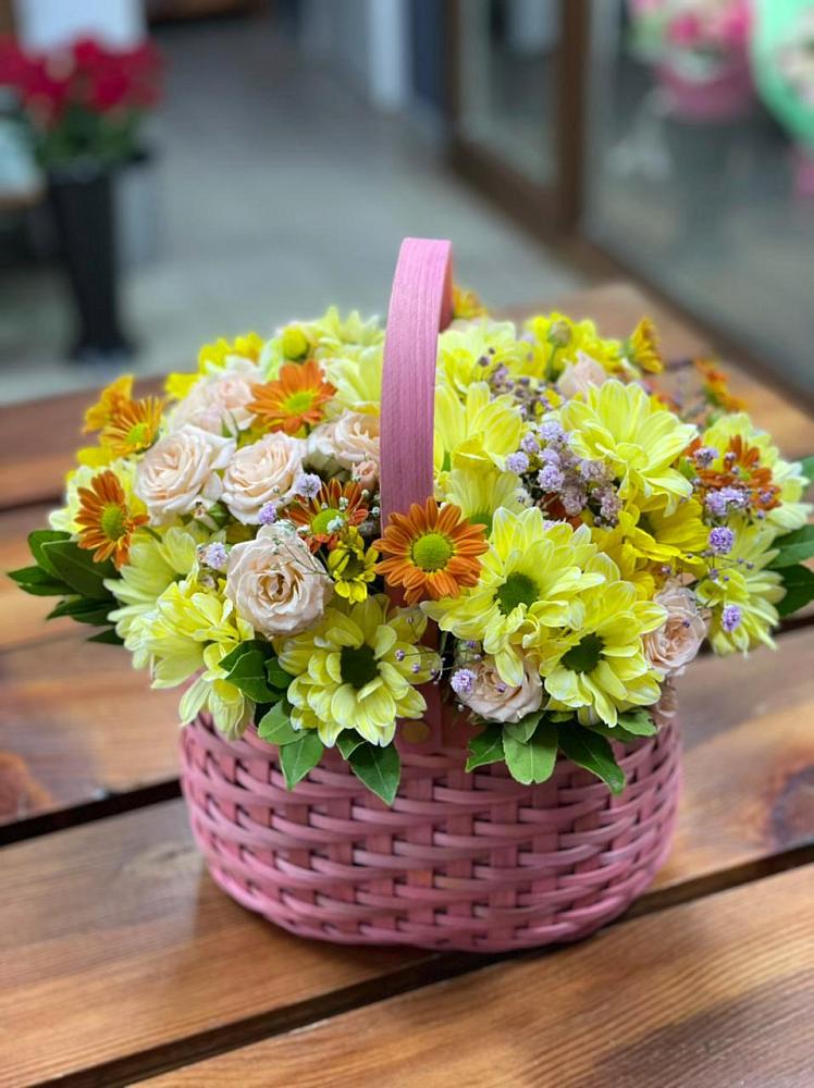 Цветочная композиция из Хризантемы и Розы в корзине в Салаире