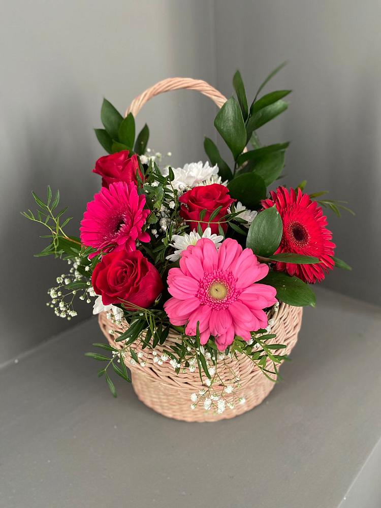 Цветочная композиция из Розы, Хризантемы и Герберы в корзине в Салаире