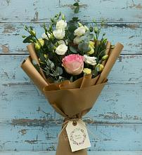 Букет цветов из:  Розы и Лизиантусы в Салаире