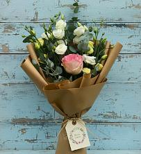 Букет цветов из:  Розы и Лизиантусы в Салаире