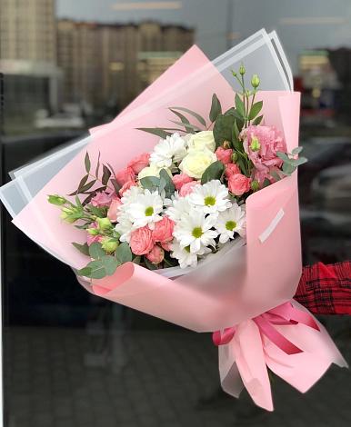 Букет цветов из: Розы, Лизиантусы и Хризантемы в Салаире