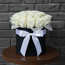 Цветочная композиция из Розы в шляпной коробке в Салаире